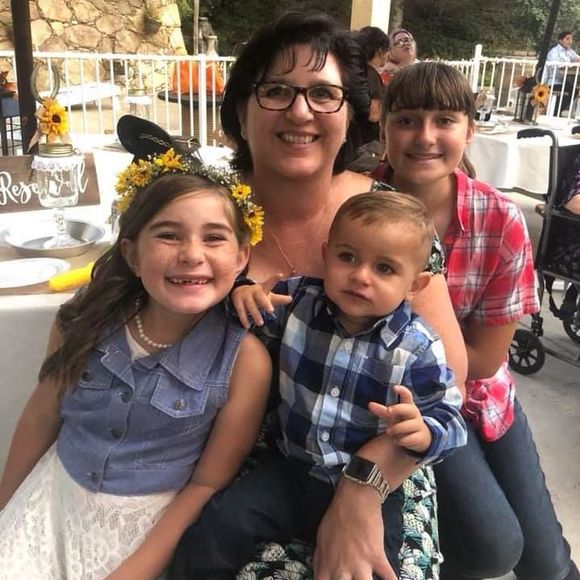 Meet your Posher, Luanne - Picture 3 of 3